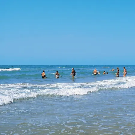 アパート 4 Person In Fano-by Traum *