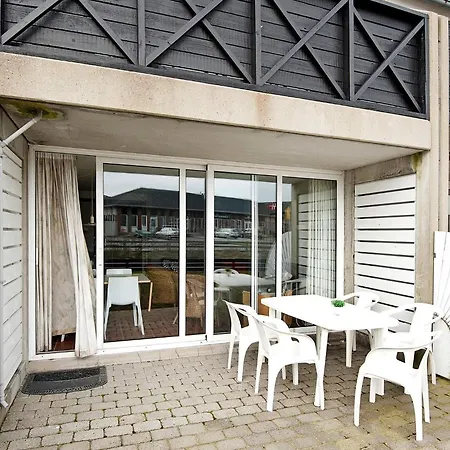 4 Person In Fano-by Traum